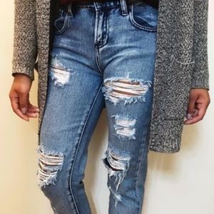 Brandy Melville distressed boyfriend jeans